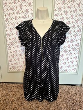 Express Polka Dot V-Neck Half Zip Front Tunic Top - Black/White Size M